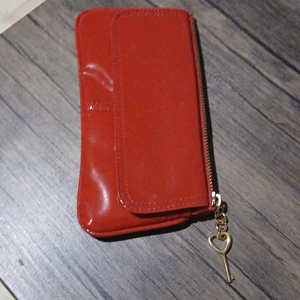 Victoria Secret Red Patent Leather/Pleather Wallet Pink Interior Sweet! - Picture 2 of 5